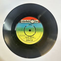 SELDA, MOĞOLLAR - YALAN DÜNYA / KALENİN DİBİNDE 45'LİK PLAK