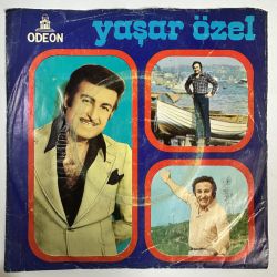 YAŞAR ÖZEL - BİR NİSAN AKŞAMINDA / YEŞİL GÖZLERİNDEN MUHABBET KAPTIM 45'LİK PLAK