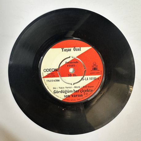 YAŞAR ÖZEL - GÖRDÜĞÜM HER ÇİÇEKTE SEN VARSIN / İSTANBUL 45'LİK PLAK