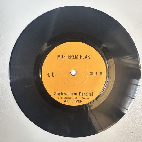 ALİ SEVEN - HASTAYIM YAŞIYORUM / SÖYLEYEMEM DERDİMİ 45'LİK PLAK